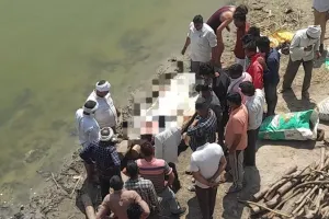 बिजनौर: आदित्य राणा के शव का राम गंगा तट पर अंतिम संस्कार