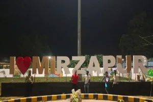 मिर्जापुर: भारतीय मानक भूमध्य रेखा ‘सेल्फी प्वाइंट’ बना लोगों के आकर्षण का केंद्र 