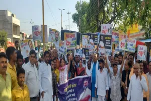 अयोध्या: पैदल मार्च निकाल कांग्रेसियों ने किया सरकार के खिलाफ प्रदर्शन