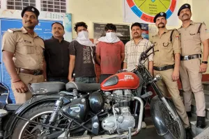 Haldwani News: फर्राटा भरकर बेचने जा रहे थे चोरी की बाइक लेकिन तीन लोग चढ़ गये पुलिस के हत्थे, जानें कैसे