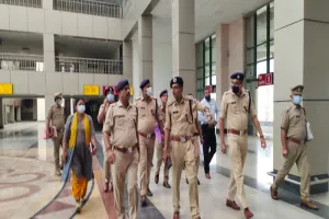 अयोध्या रेलवे स्टेशन की पांच नाइट टावर से होगी निगरानी, यात्री सुविधाओं पर होगा फोकस