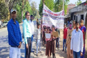 अयोध्या: बेसिक विद्यालयों में निकाली गई स्कूल चलो अभियान रैली