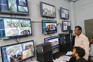 अयोध्या: सीसीटीवी कैमरों की निगरानी में अवध विश्वविद्यालय की परीक्षाएं शुरू, पहले दिन तीन हजार परीक्षार्थी रहे अनुपस्थित