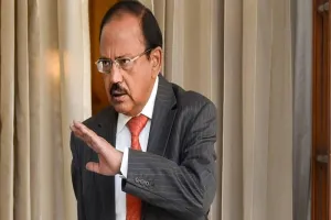 मिर्जापुर पहुंचे एनएसए अजीत डोभाल, मां विंध्यवासिनी के किए दर्शन-पूजन