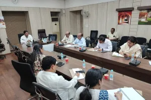 लखनऊ: 'माननीय' दान करेंगे 1283 क्विंटल भूसा, डीएम ने फोन कर गोशालाओं के लिए की अपील