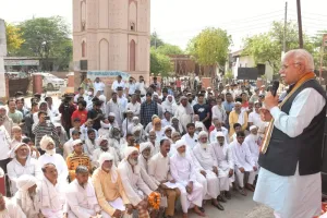 खट्टर ने शहीद मीनार के नवीनीकरण के लिए पांच लाख देने की घोषणा की 