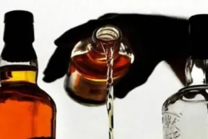 रुद्रपुर: बीड़ी-सिगरेट के खोखे को बना डाला शराब पिलाने का अड्डा