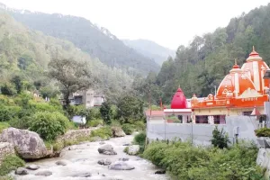 भवाली: कैंची धाम मार्ग पर पार्किंग का निर्माण कार्य शुरू