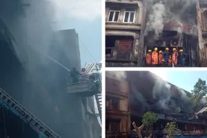 Kanpur Fire: तीन दिन बाद भी लगी आग को नहीं बुझा सकी 52 से ज्यादा दमकल की गाड़ियां, अभी भी धधक रहे तीन कॉम्प्लेक्स