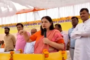 VIDEO : मेनका गांधी बोलीं- औरत के शरीर को सुंदर रखता है गधे के दूध का साबुन, क्लियोपैट्रा इससे नहाती थीं 