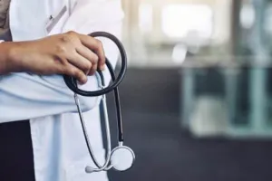 काशीपुर: एक साथ दो जगह नियुक्ति पाने वाला सरकारी डॉक्टर आया पकड़ में 