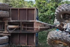 रुद्रपुर: ट्रैक्टर-ट्रॉली पलटी, चालक की दबकर मौत