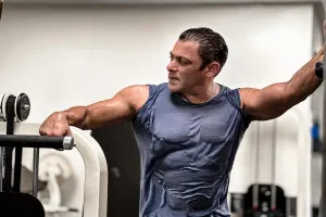 सलमान खान ने जिम में बहाया पसीना, सिक्स पैक एब्स फ्लॉन्ट करते आए नजर...फिदा हुईं एक्स गर्लफ्रेंड 