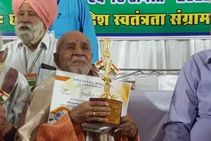 सरकारी कार्यालयों में स्वतंत्रता सेनानियों के परिजनों को मिलेगा पूरा सम्मान-एसडीएम 