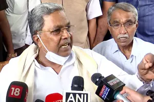  सिद्धरमैया  ने कृषि मंत्री के खिलाफ ‘फर्जी पत्र’ के लिए भाजपा पर जताया शक, बोले-  भाजपा या उसके ‘बंधु’ का हाथ तो नहीं