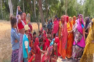 सुलतानपुर: दो बेटों के पिता ने नाबालिग प्रेमिका को मारी गोली, खुद को भी तमंचे से उड़ाया