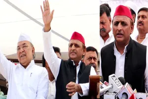 लखनऊ: सपा मुखिया अखिलेश यादव पहुंचे ईदगाह, ईद की मुबारकबाद के साथ लोगों को दिया भाईचारे का संदेश