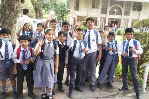 बरेली: आज से खुले सीबीएसई बोर्ड के स्कूल, बच्चों के खिले चेहरे