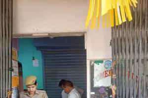 बदायूं: बालक की जान लेने के आरोपी झोलाछाप डॉक्टर की दुकान सील