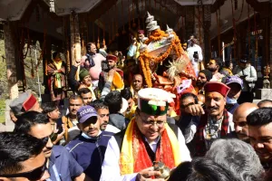 Chardham Yatra 2023: मुख्यमंत्री पहुंचे मां यमुना मंदिर, गंगोत्री-यमुनोत्री के कपाट खुलते ही हुए भव्य दर्शन 