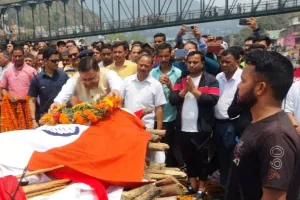 बागेश्वर: कैबिनेट मंत्री चन्दन राम दास को  सरयू घाट पर जनसैलाब ने नम आंखों से दी अंतिम विदाई