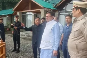 नैनीताल: सीएम पहुंचे मुक्तेश्वर की वादियों में...लोगों ने गिनाई समस्याएं