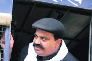 Ateeq Ahmed: इनकम टैक्स ने अतीक अहमद के गुर्गे अशरफ के नौकर की जब्त संपत्तियों का मांगा ब्योरा, जानें मामला