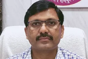 विधानसभा उपचुनाव : सपा ने फिर उठाई मुरादाबाद मंडलायुक्त आंजनेय कुमार सिंह को हटाने की मांग