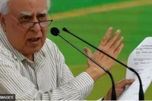 हेराल्ड मामले में सिब्बल ने साधा सरकार पर निशाना, कहा- विपक्ष को खत्म करना चाहती है भाजपा