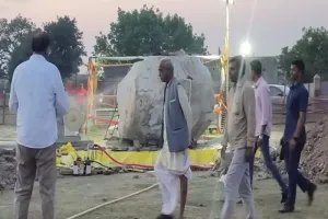 अयोध्या : अब देवशिला पर रामलला की मूर्ति बनाने के लिए परीक्षण शुरू