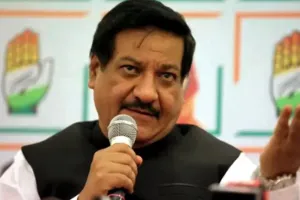 प्रधानमंत्री मोदी राहुल गांधी की लोकप्रियता और अडाणी मुद्दे पर सवालों से डरते हैं: पृथ्वीराज चव्हाण 