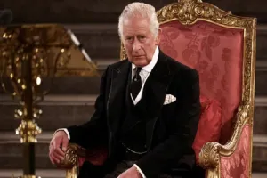 ब्रिटेन में सरकारी कार्यालयों को मुफ्त में दिए जाएंगे महाराजा चार्ल्स तृतीय के चित्र
