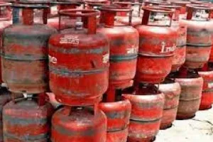 बीते नौ साल में देश में दिए गए 17 करोड़ नए एलपीजी कनेक्शन, उपभोक्ताओं की संख्या हुई दोगुनी 