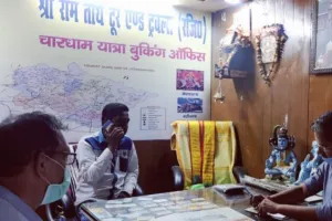 Rishikesh News: परिवहन विभाग ने किया औचक निरीक्षण, टूर एंड ट्रेवल्स संचालकों को दिये निर्देश  