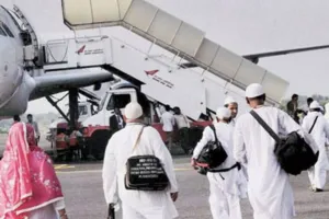 सभी मुस्लिम कर्मियों को हज यात्रियों की खिदमत की अनुमति देने संबंधी अपील पर केंद्र से जवाब तलब 