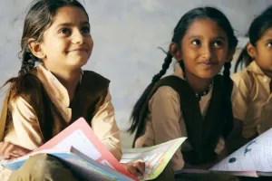 देश के 11 प्रतिशत सरकारी स्कूलों में बिजली कनेक्शन, 27.4 प्रतिशत में खेल के मैदान नहीं: सरकार