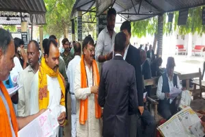 अयोध्या: 25 मुद्दों के घोषणापत्र के साथ प्रचार में उतरे शरद बाबा