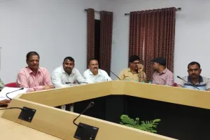 बरेली: रेलवे के ट्रैकमैन अब अन्य विभागों में भी जाने के होंगे पात्र, डीआरएम ने की बैठक