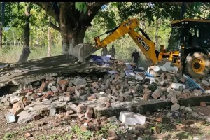 हल्द्वानी: लैंड जिहाद पर चली जेसीबी, मजार समेत कई अतिक्रमण ध्वस्त