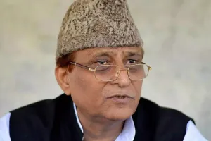 रामपुर : किसानों की जमीनों से जुड़े मामलों में कोर्ट में पेश हुए आजम, अदीब आजम और नसीर खां के जमानती वारंट हुए वापस