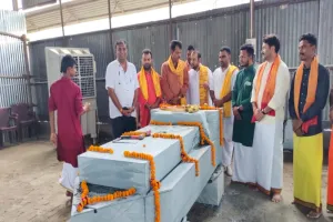 अयोध्या : क्षमा याचना पूजन के बाद श्यामशिला पर रामलला की मूर्ति की तराशी शुरू