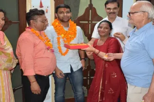 संभल: शिवांग ने आईएएस बनकर किया नाम रोशन, छाईं खुशियां