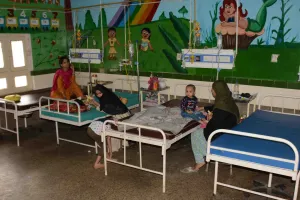 हल्द्वानी: बच्चे उल्टी-दस्त के शिकार, बेस में वार्ड फुल