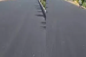 अलीगढ़ : 100 घंटे में बना डाली 100 किलोमीटर की सड़क, केंद्रीय मंत्री गडकरी ने Tweet कर दी बधाई 