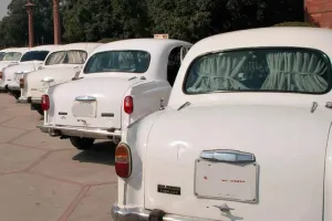 गरमपानी: वाहनों की समय सीमा हुई समाप्त, अधिकारी परेशान 