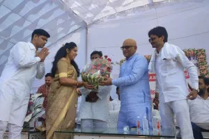 अमेठी : कांग्रेस से निर्वाचित क्षेत्र पंचायत अध्यक्ष की तरह चेयरमैन न पार्टी बदल लें, इसलिए बाजार रही गर्म