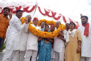 अयोध्या : नगर पंचायत खिरौनी की पहली चेयरमैन रेशमा भारती ने ली शपथ