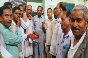 बांदा : कर्नाटक में मिली जीत का कांग्रेसियों ने जमकर मनाया जश्न