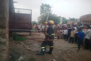 मुरादाबाद: कपड़ों के गोदाम में लगी आग से लाखों का नुकसान, तीन घंटे बाद पहुंची दमकल टीम