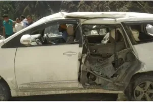 Badrinath: हनुमान चट्टी में बोल्डर गिरने से युवक की मौत   